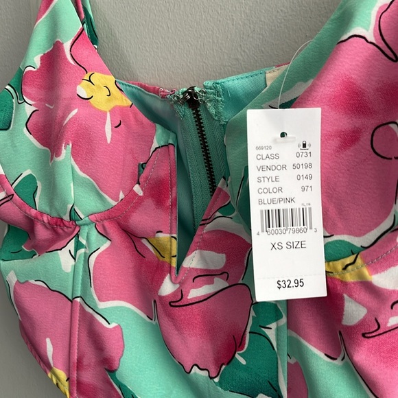 New with tags L.A. Hearts cropped bustier top with deep neckline - Picture 2 of 6